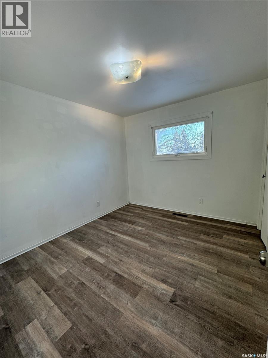 203 2nd Property Photo 23