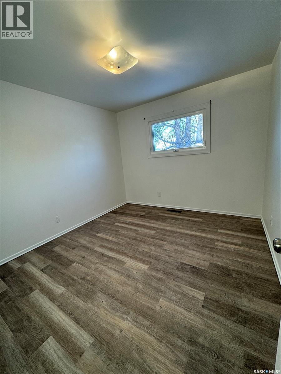 203 2nd Property Photo 25