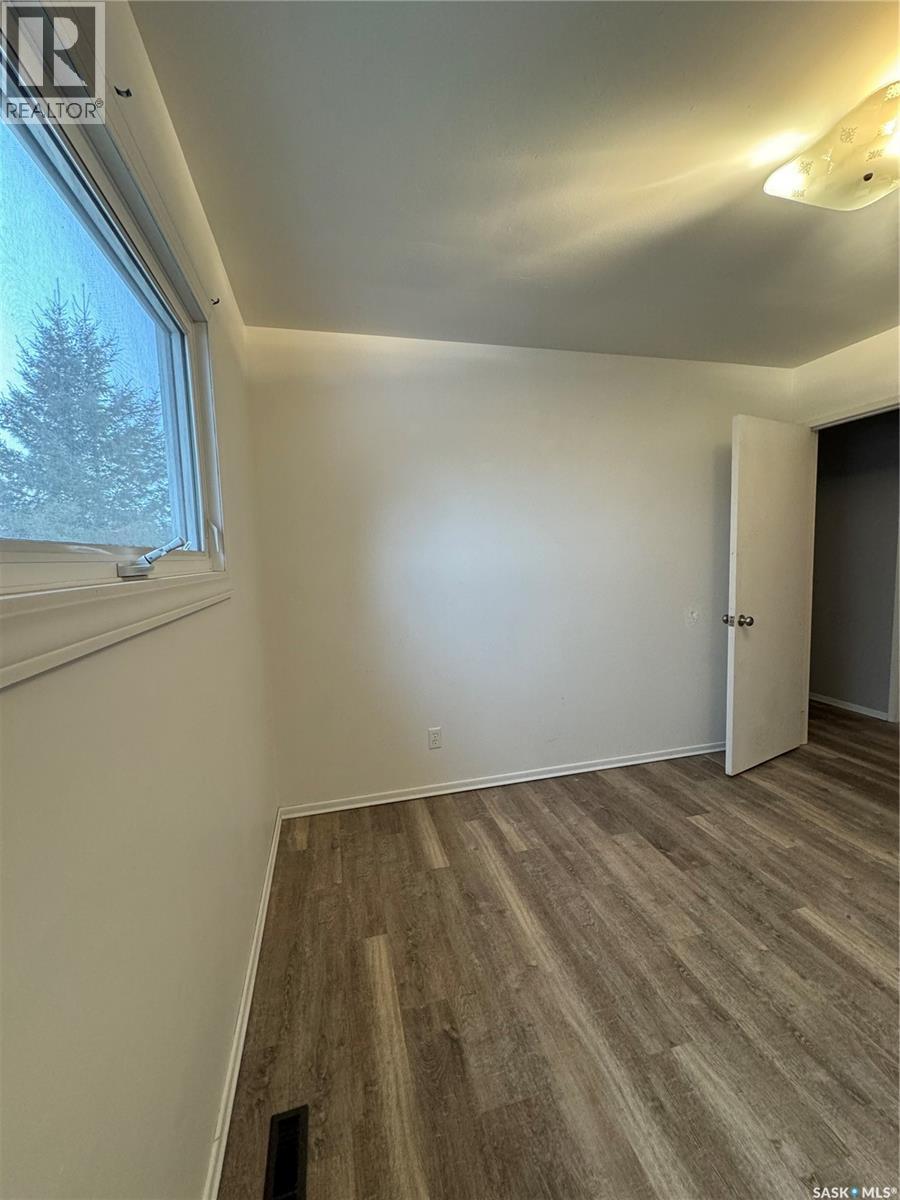 203 2nd Property Photo 26
