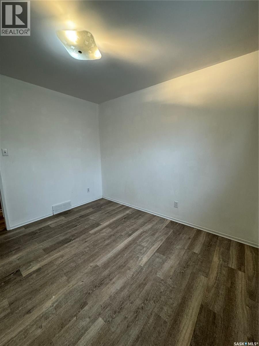 203 2nd Property Photo 27