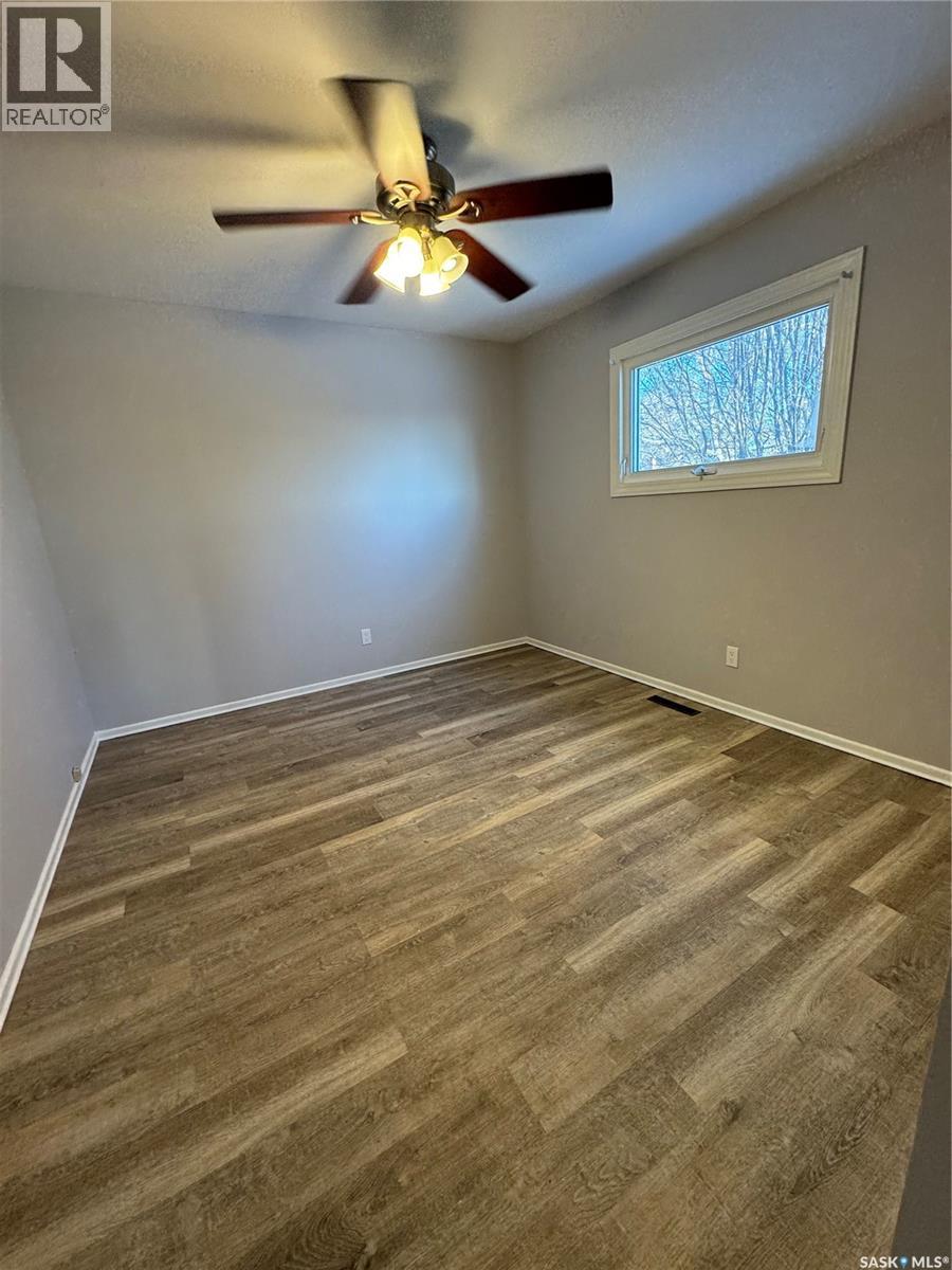 203 2nd Property Photo 28