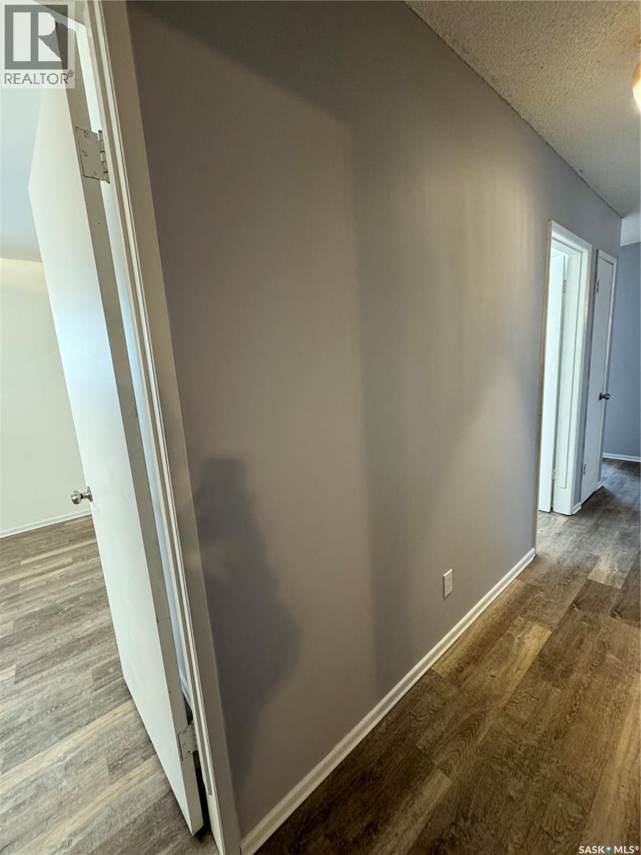 203 2nd Property Photo 33