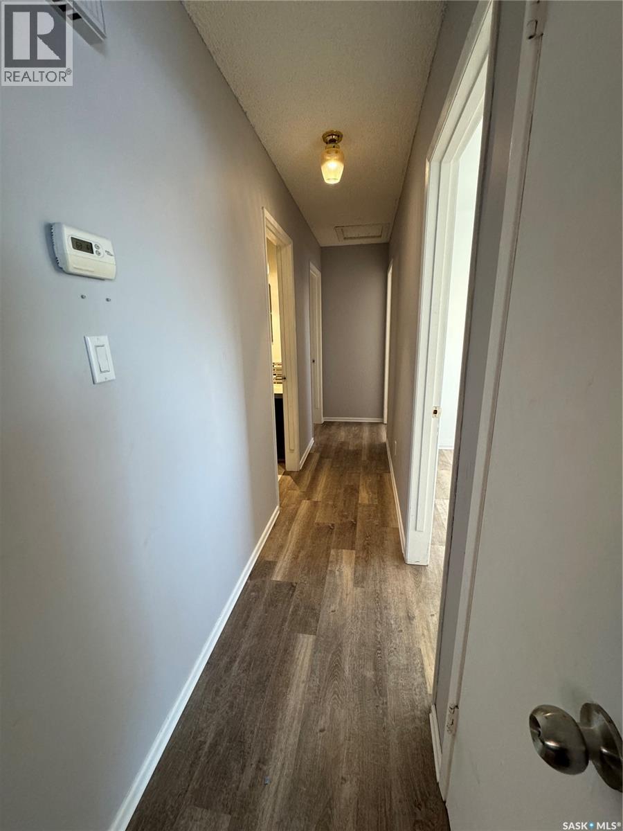 203 2nd Property Photo 35