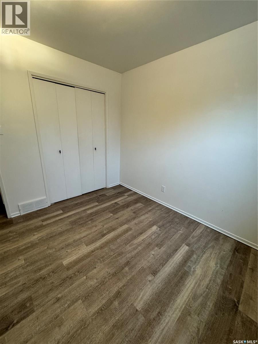 203 2nd Property Photo 36