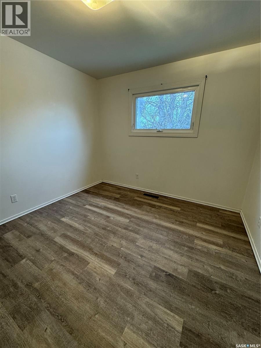 203 2nd Property Photo 37