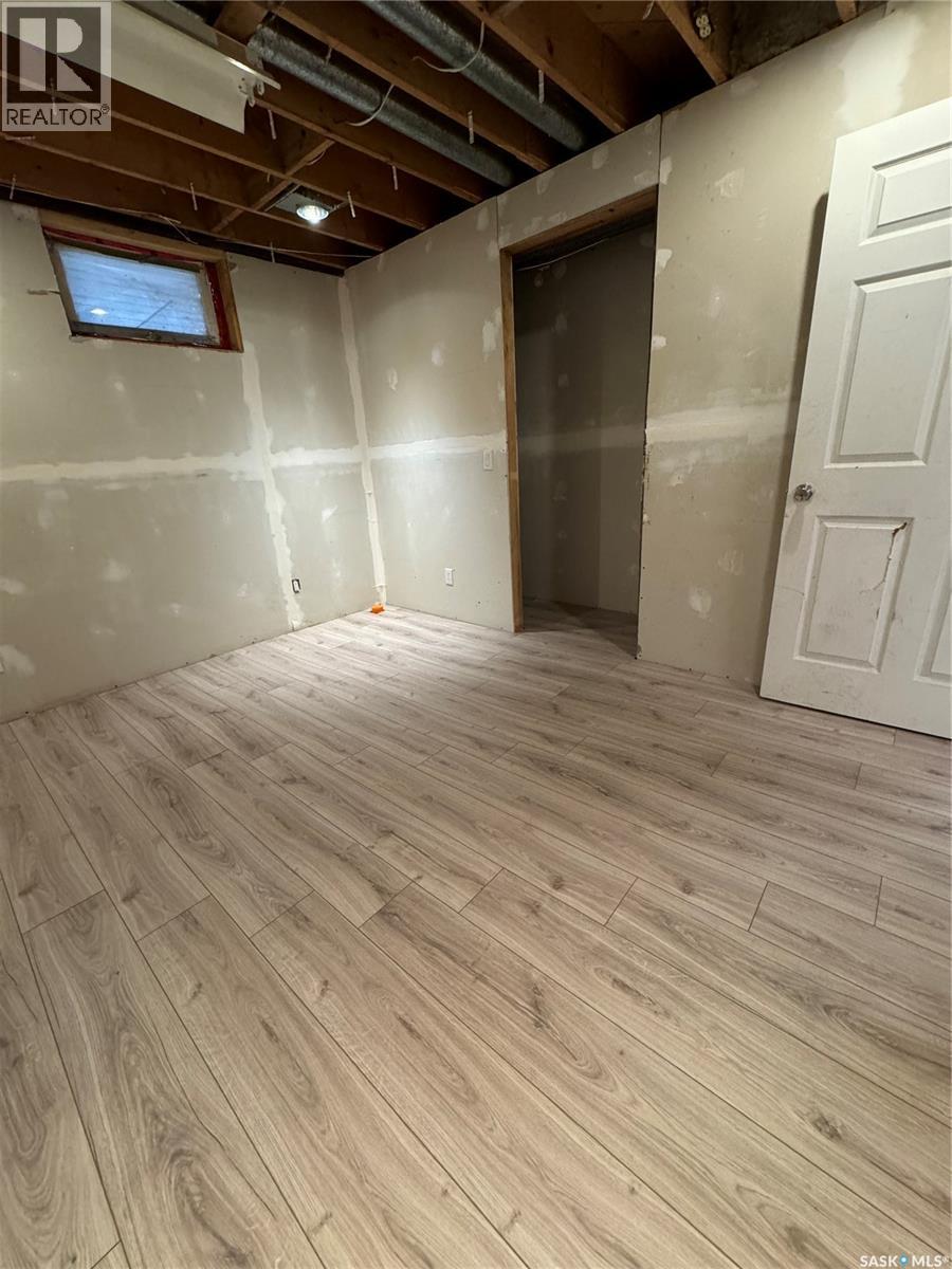 203 2nd Property Photo 42