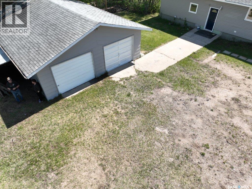 203 2nd Property Photo 44