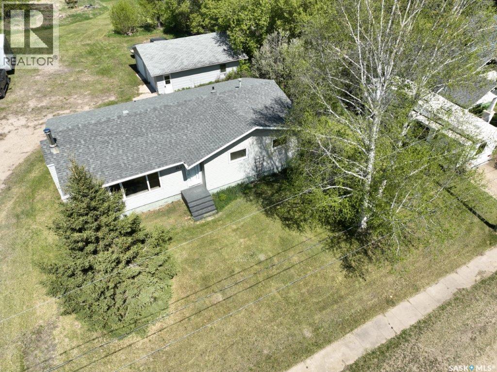 203 2nd Property Photo 45