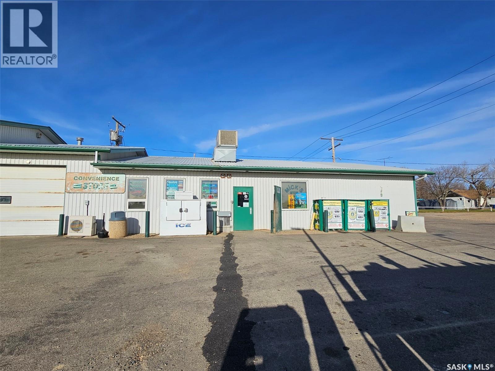 512 Railway Avenue Property Photo 4