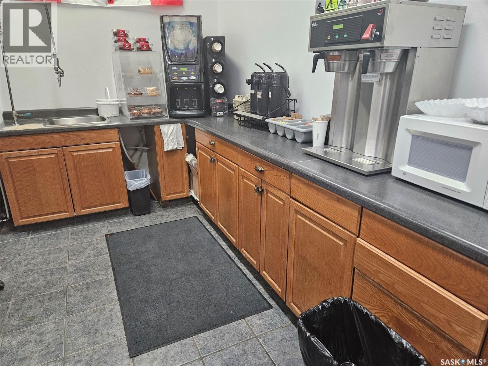 512 Railway Avenue Property Photo 8