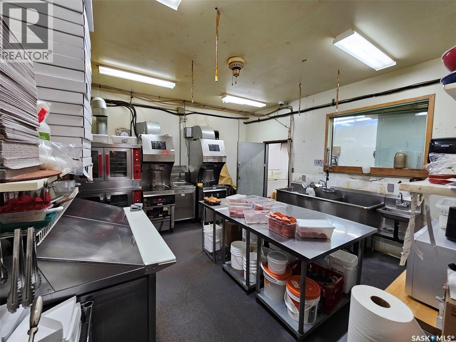 512 Railway Avenue Property Photo 14