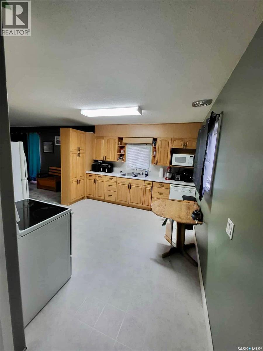 719 Donald Street Property Photo 4