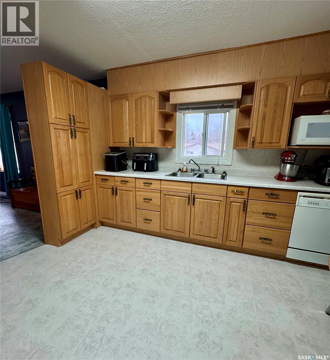 719 Donald Street Property Photo 7