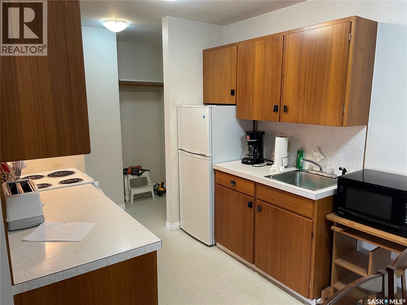 15 4th Avenue Property Photo 13