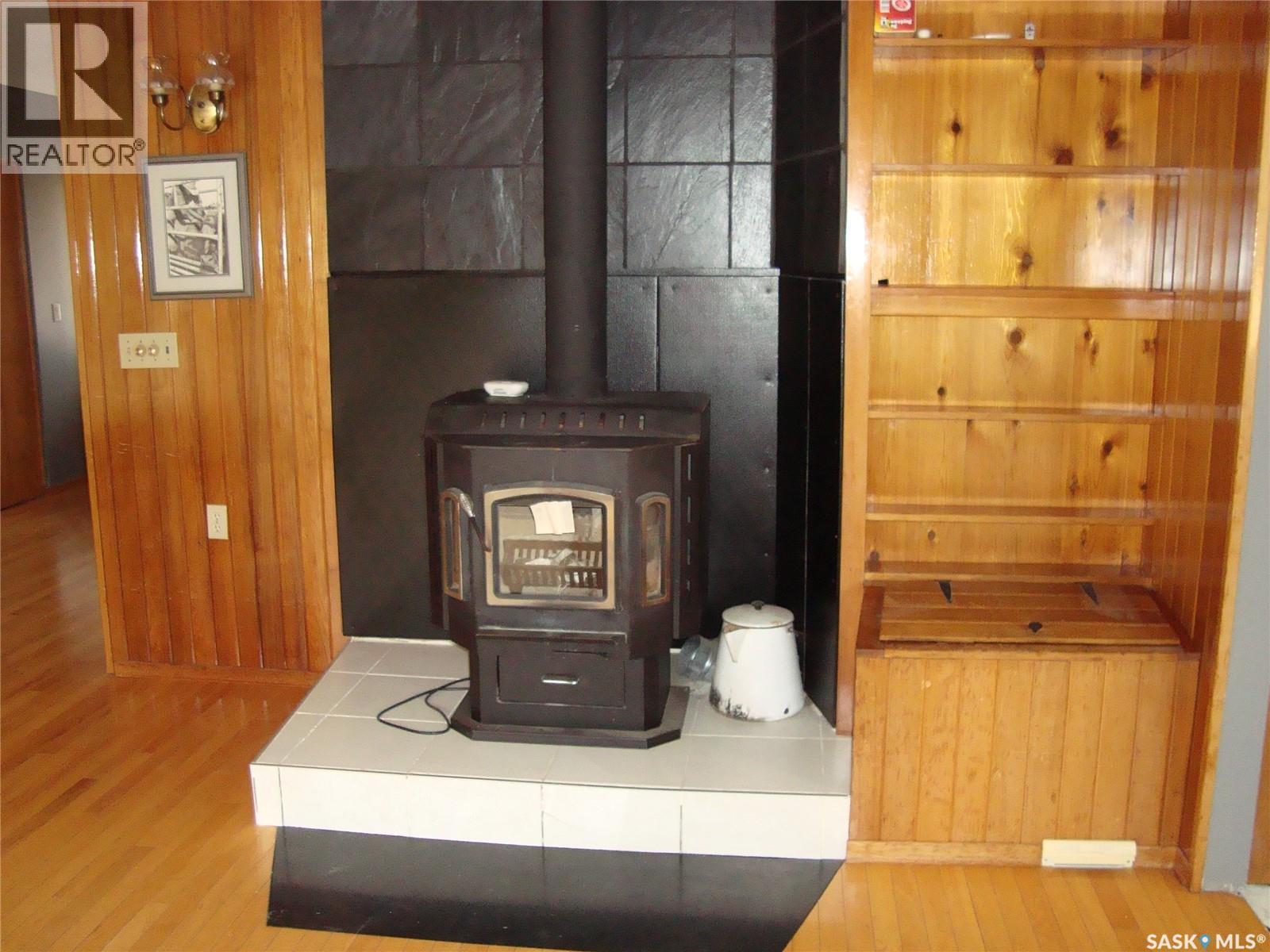 105 4th Avenue W Property Photo 8