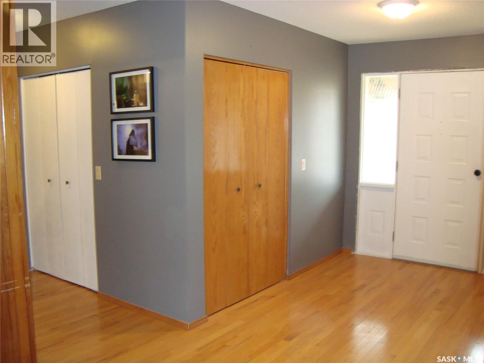 105 4th Avenue W Property Photo 9