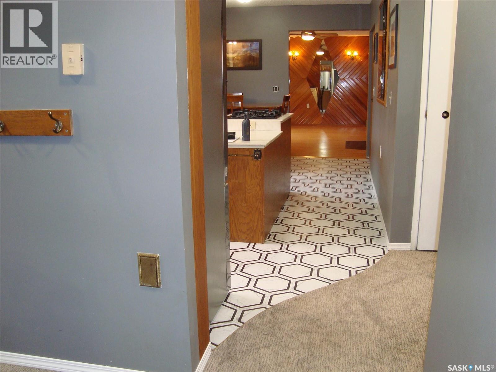 105 4th Avenue W Property Photo 10