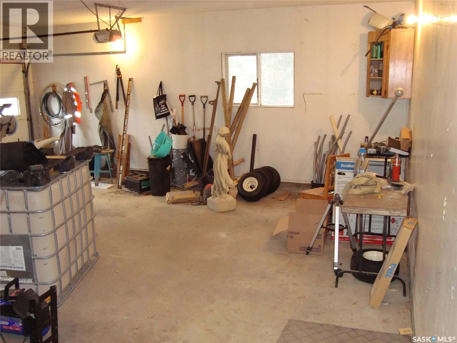 105 4th Avenue W Property Photo 13