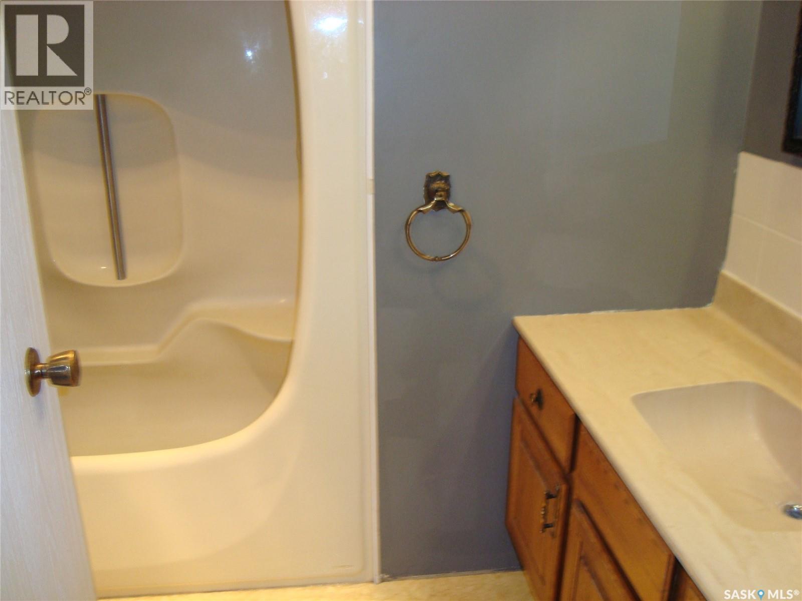 105 4th Avenue W Property Photo 15
