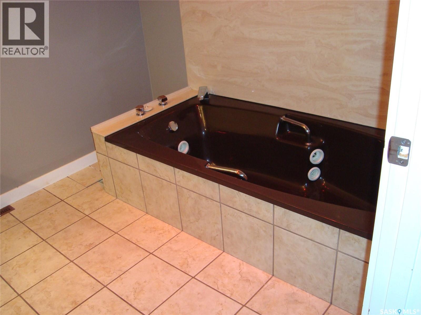 105 4th Avenue W Property Photo 19