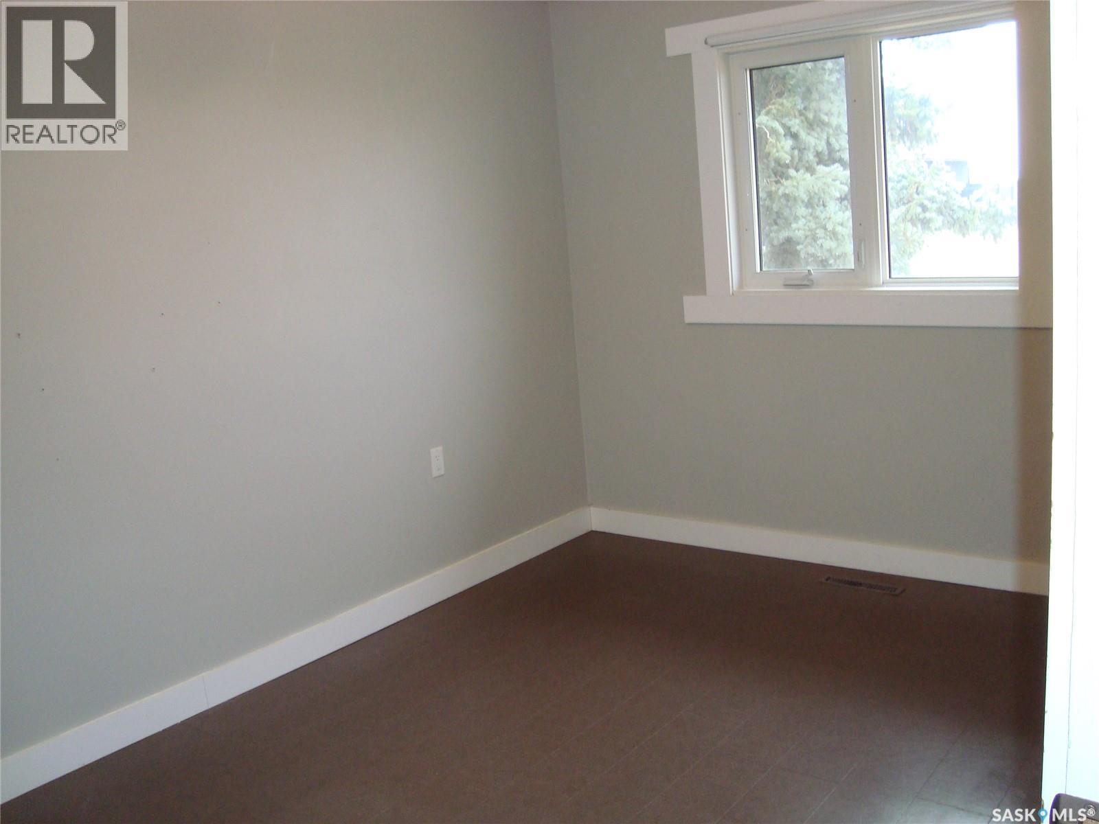 105 4th Avenue W Property Photo 20