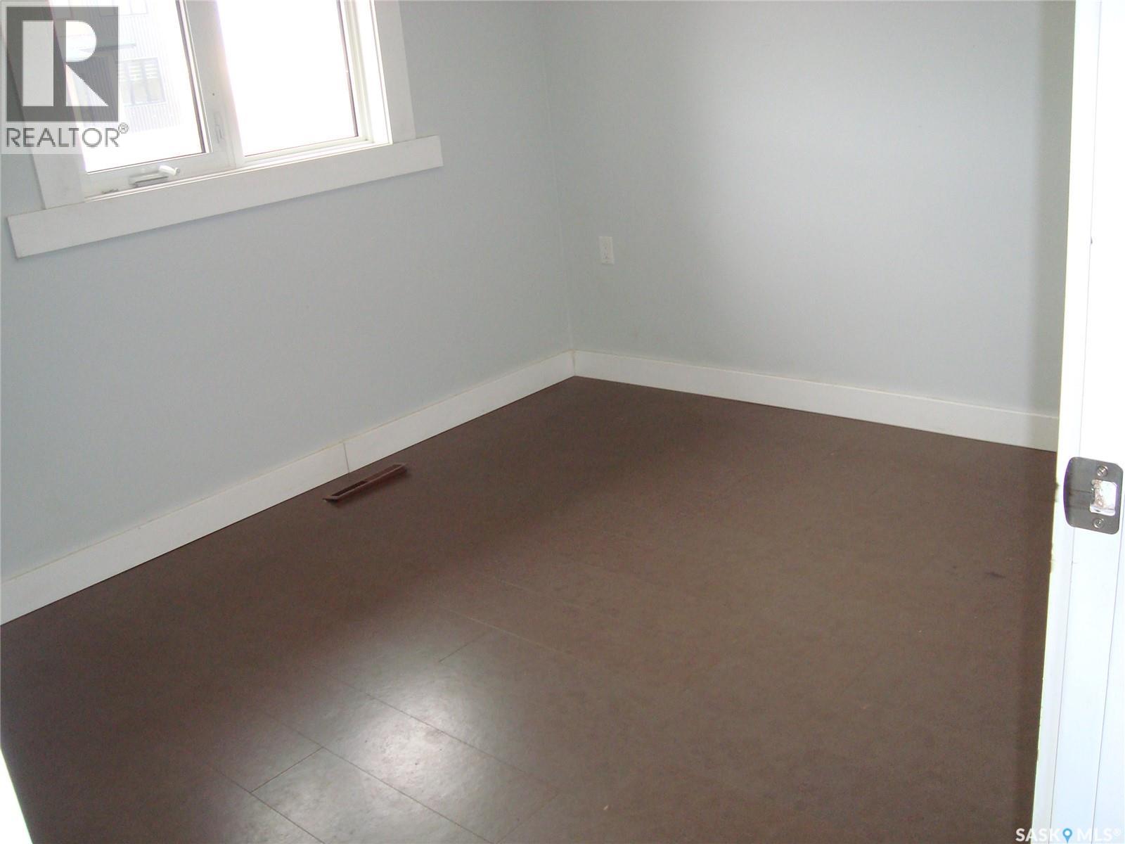 105 4th Avenue W Property Photo 22