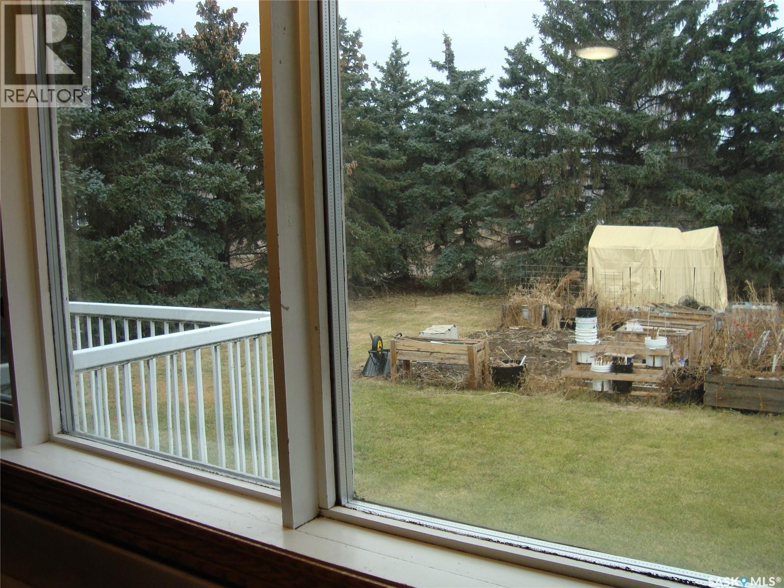 105 4th Avenue W Property Photo 26