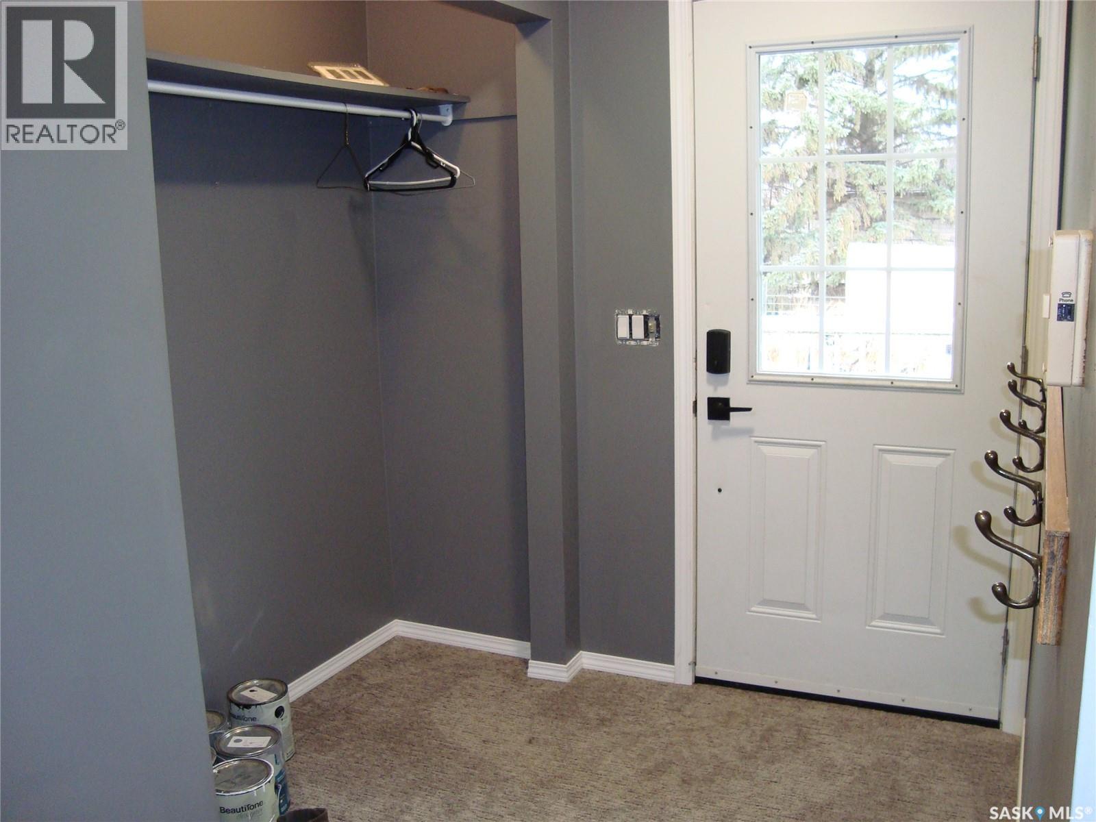 105 4th Avenue W Property Photo 27