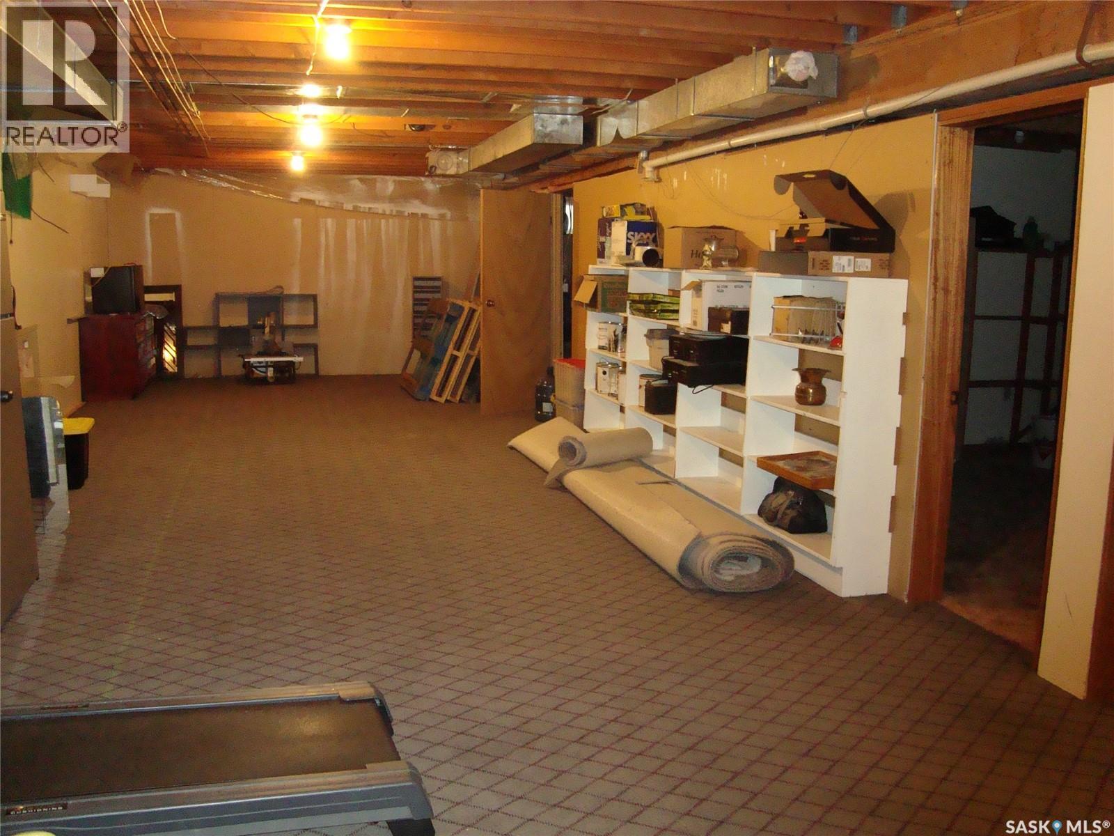 105 4th Avenue W Property Photo 28