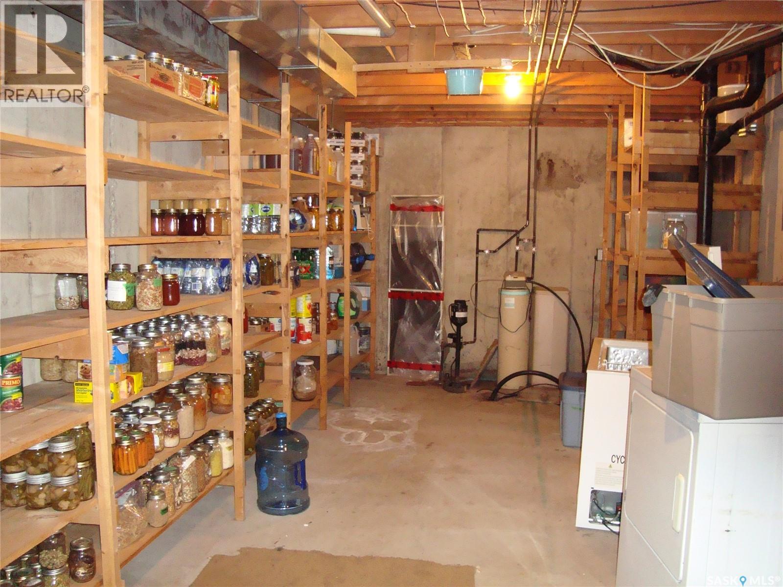 105 4th Avenue W Property Photo 31