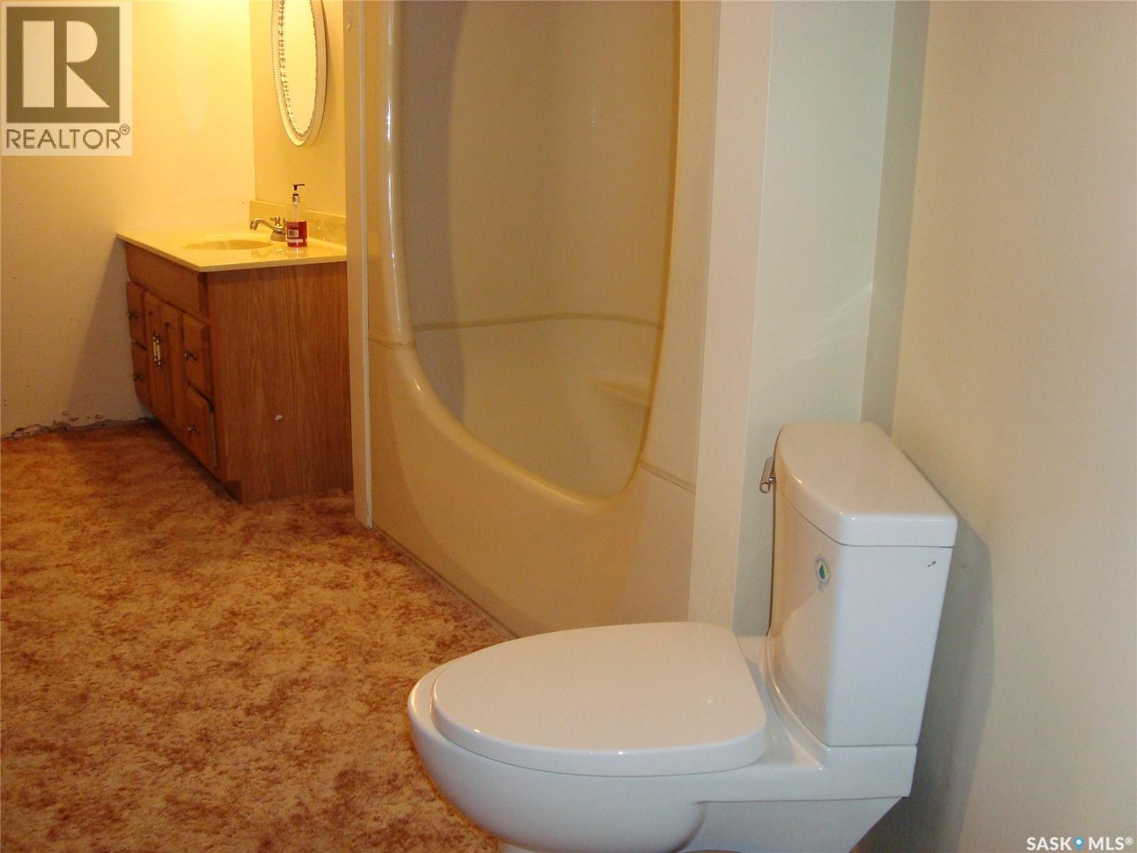 105 4th Avenue W Property Photo 35
