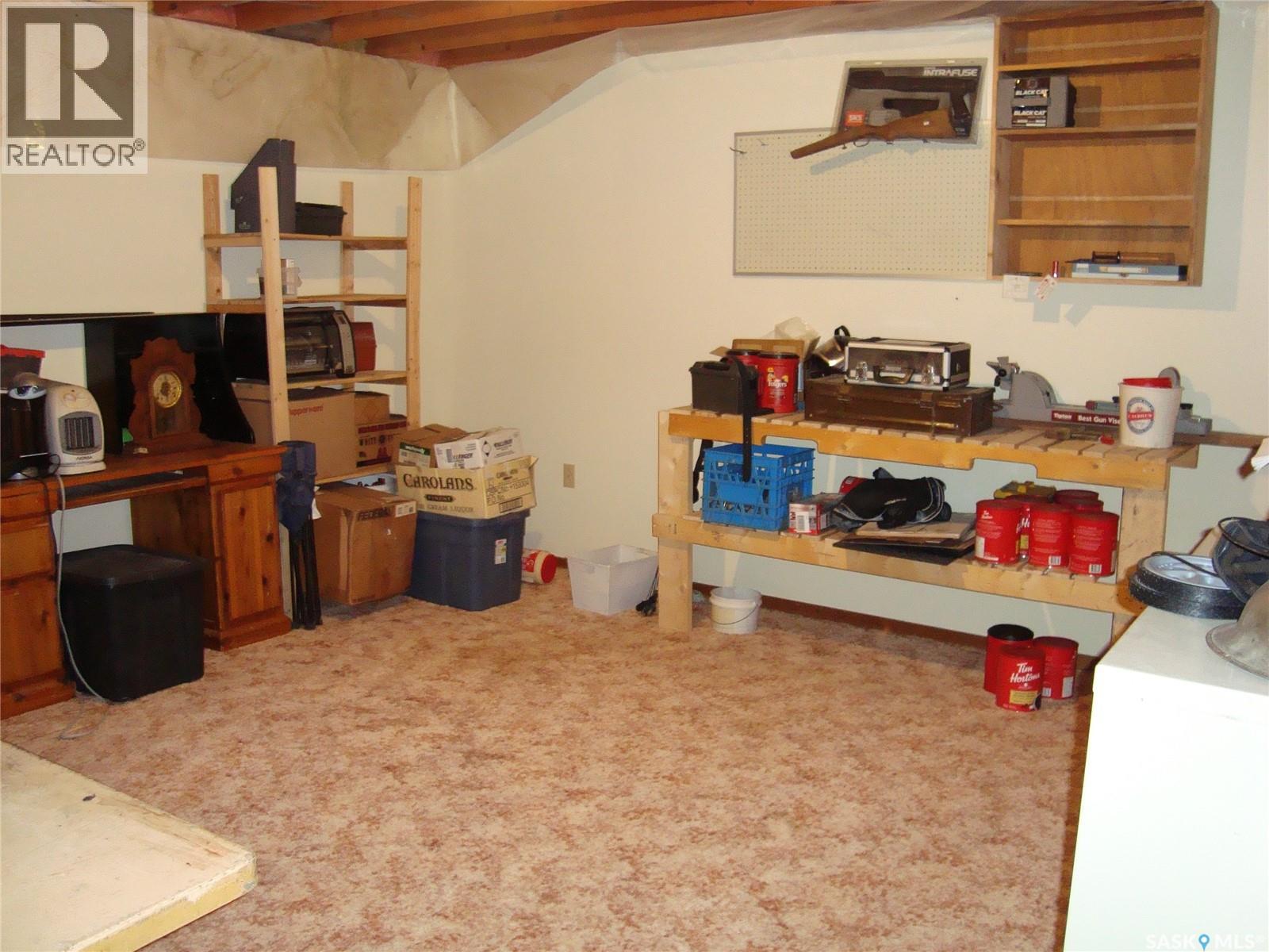 105 4th Avenue W Property Photo 36