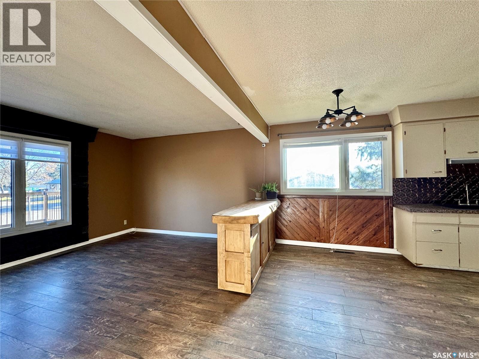 103 Cottonwood Crescent Property Photo 6
