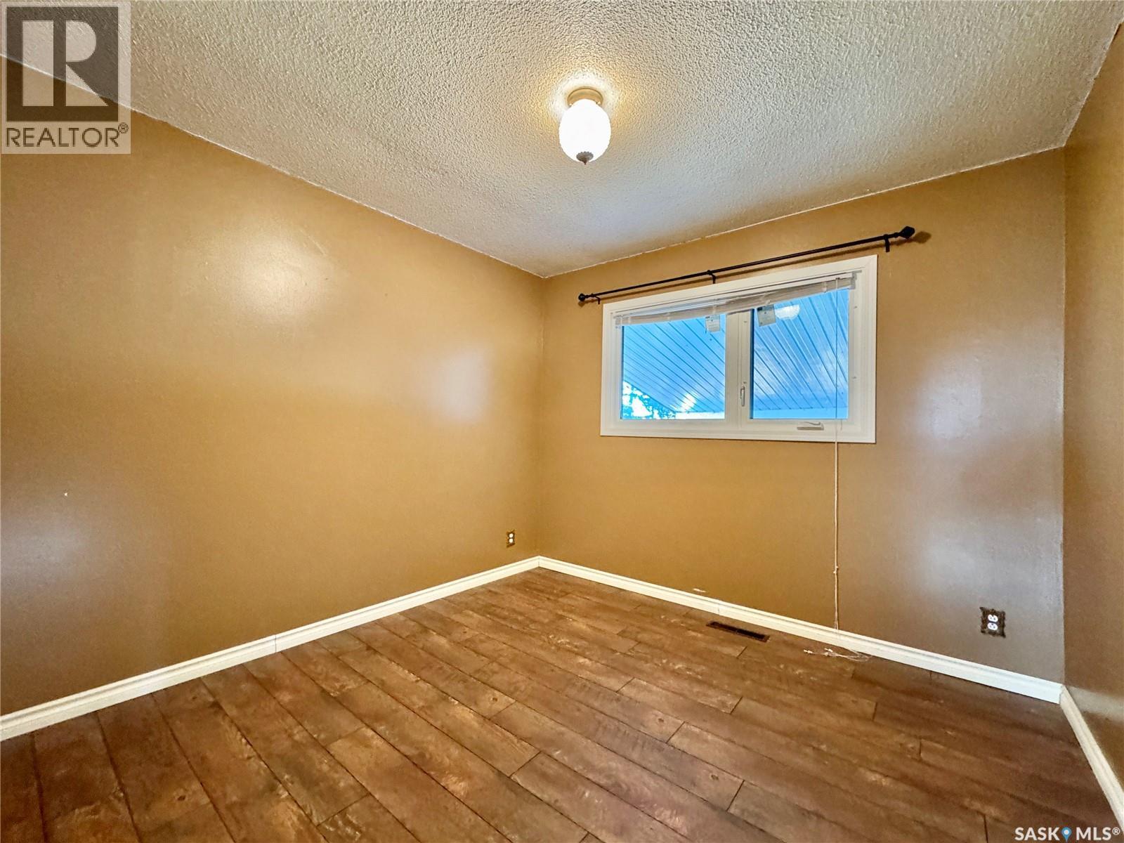 103 Cottonwood Crescent Property Photo 16