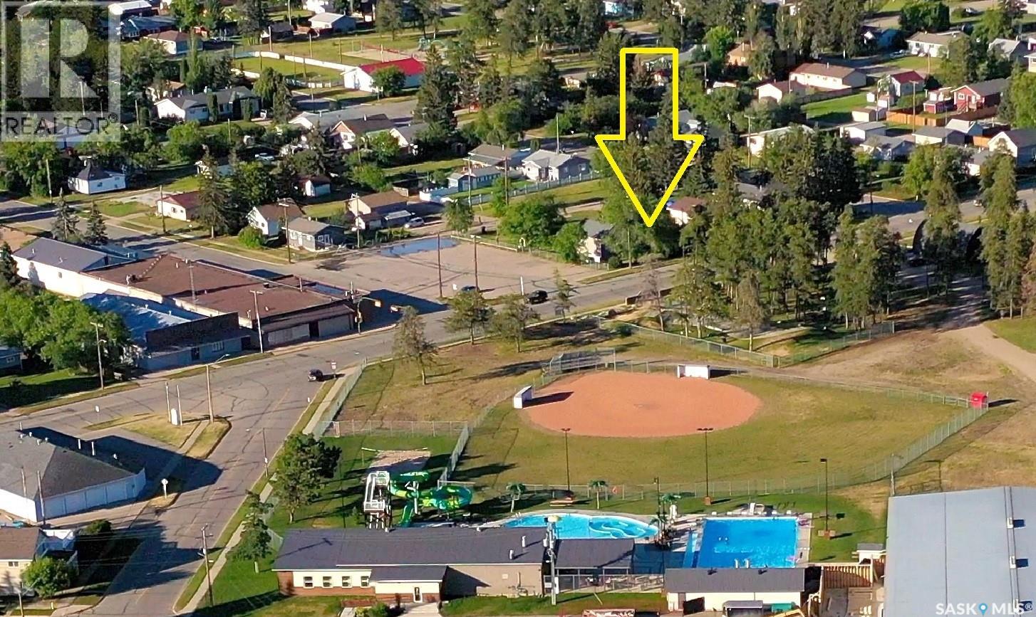 307 Nipawin Road E Property Photo 2