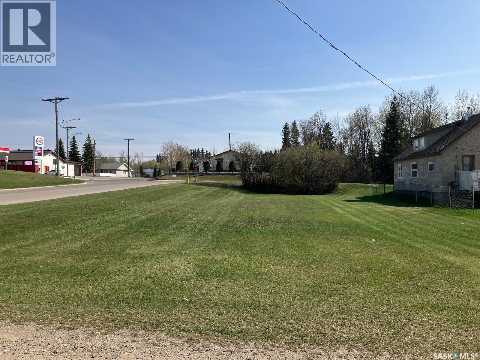 511 Nipawin ROAD E Property Photo 1