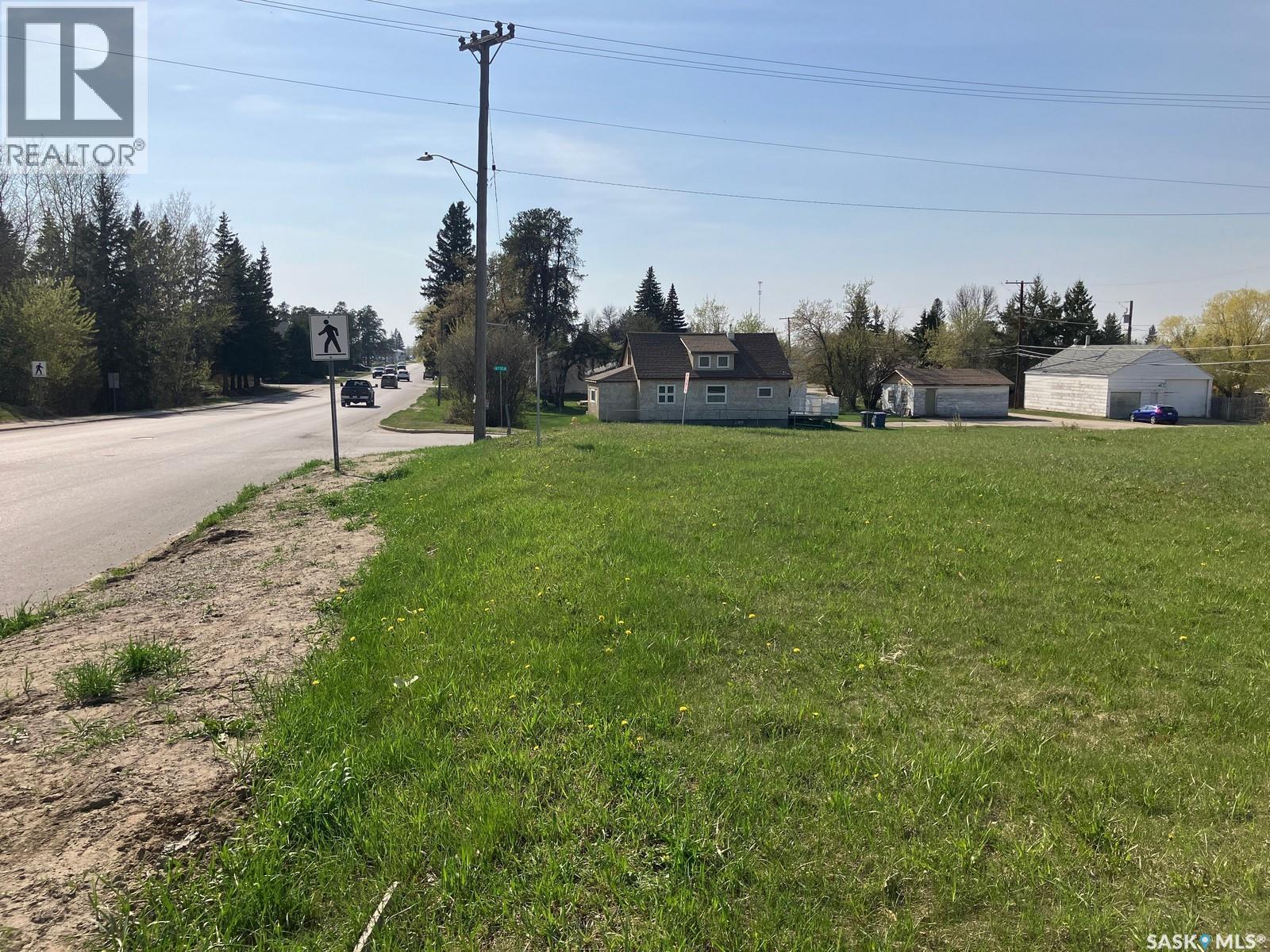 601 Nipawin Road E Property Photo 6