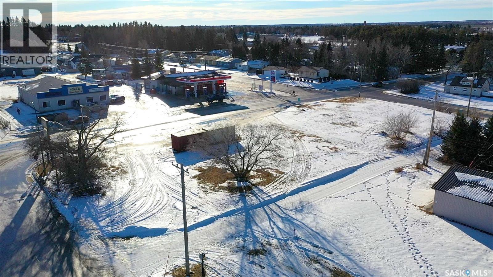 601 Nipawin Road E Property Photo 11