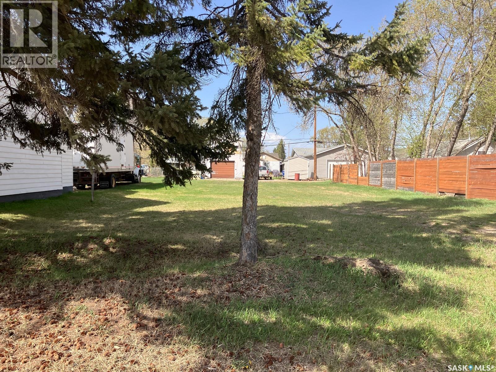 405 10th Avenue W Property Photo 2