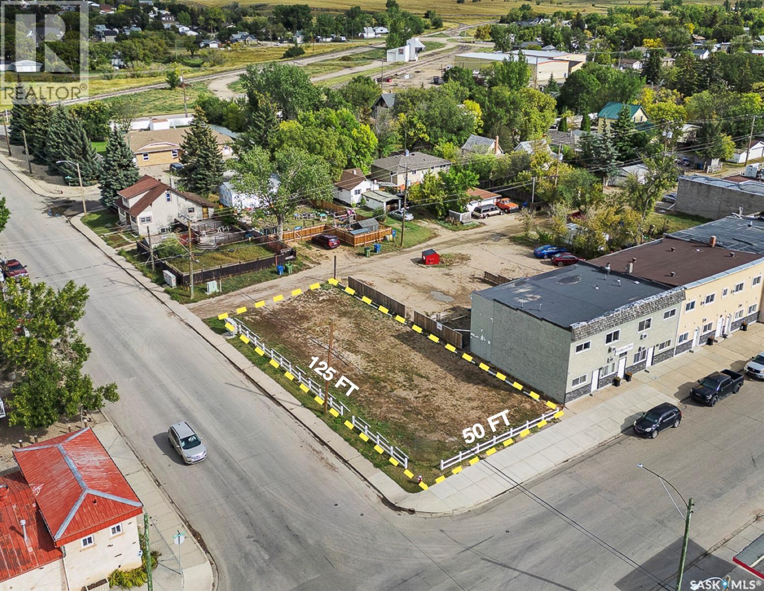 402 Athabasca Street E Property Photo 1