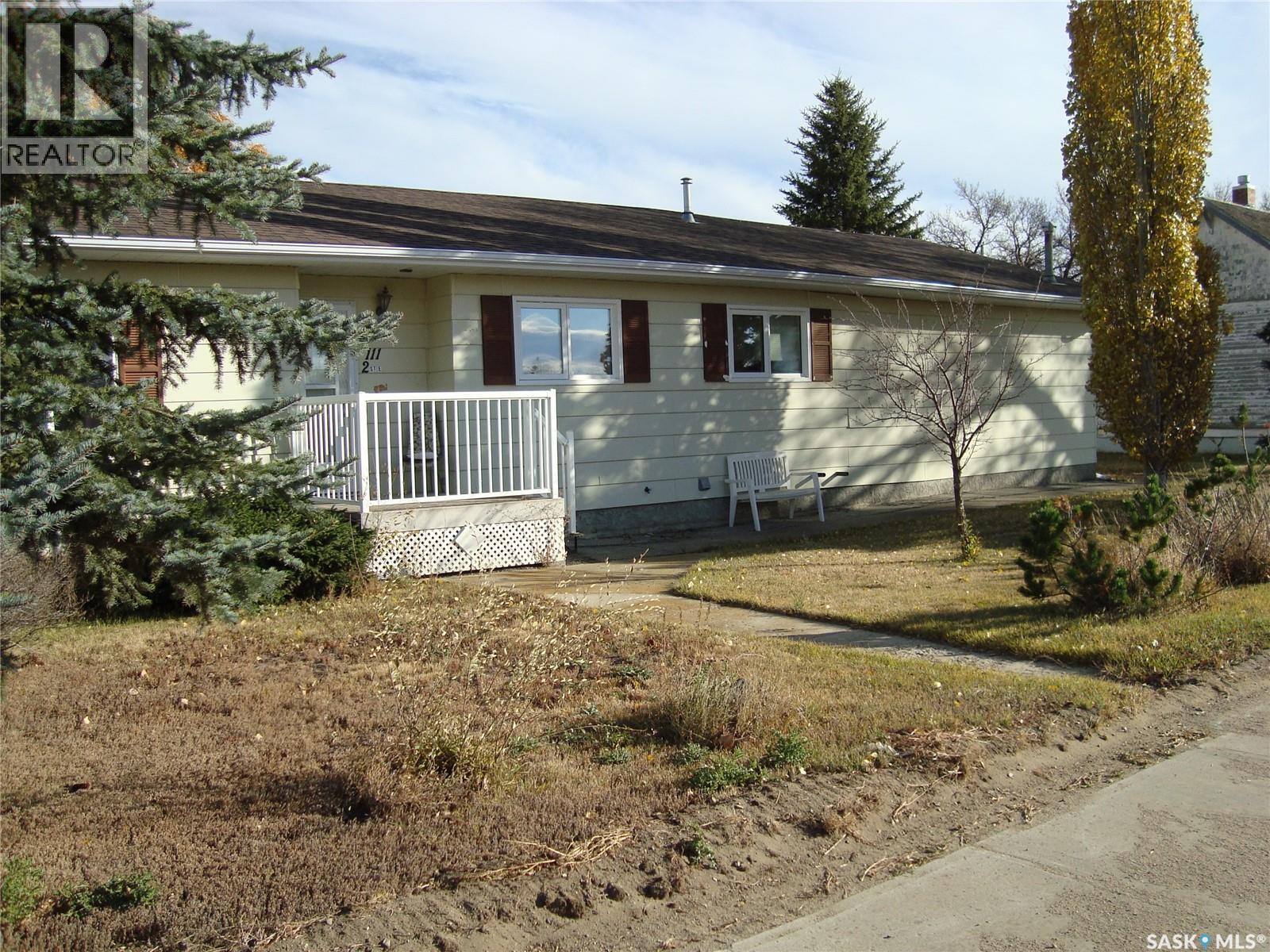 111 2nd Street E Property Photo 1