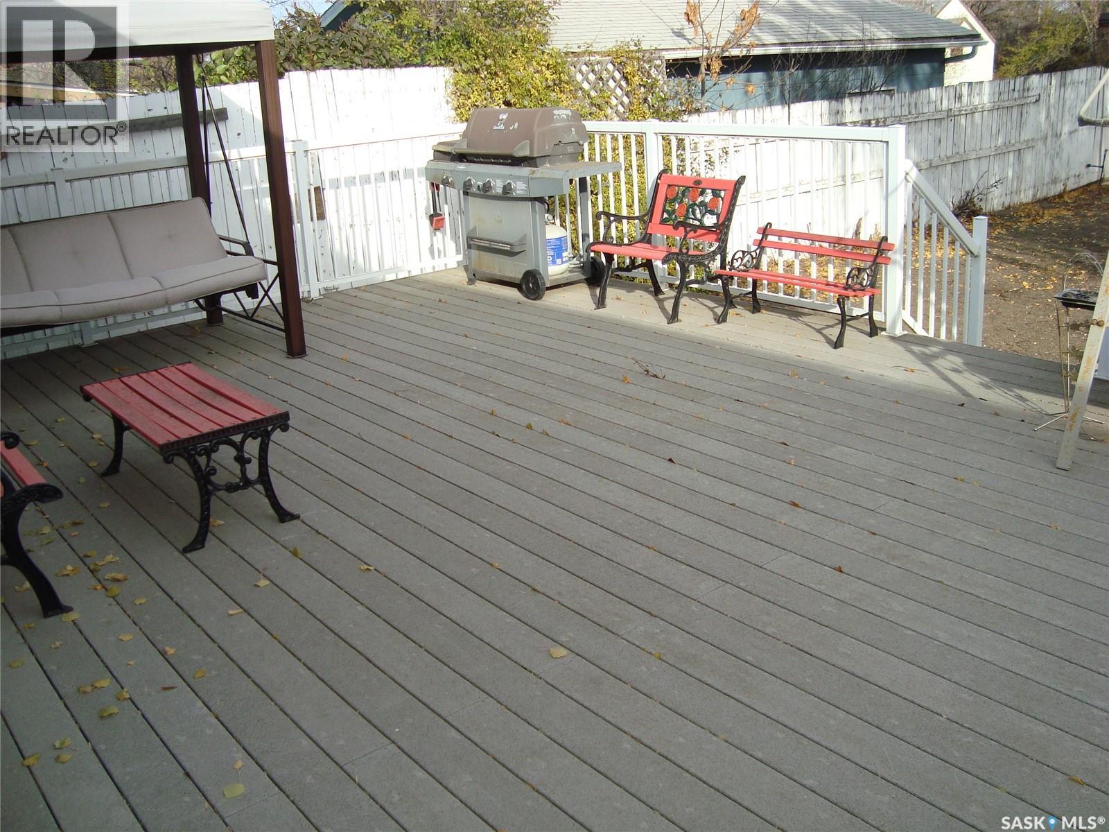 111 2nd Street E Property Photo 23