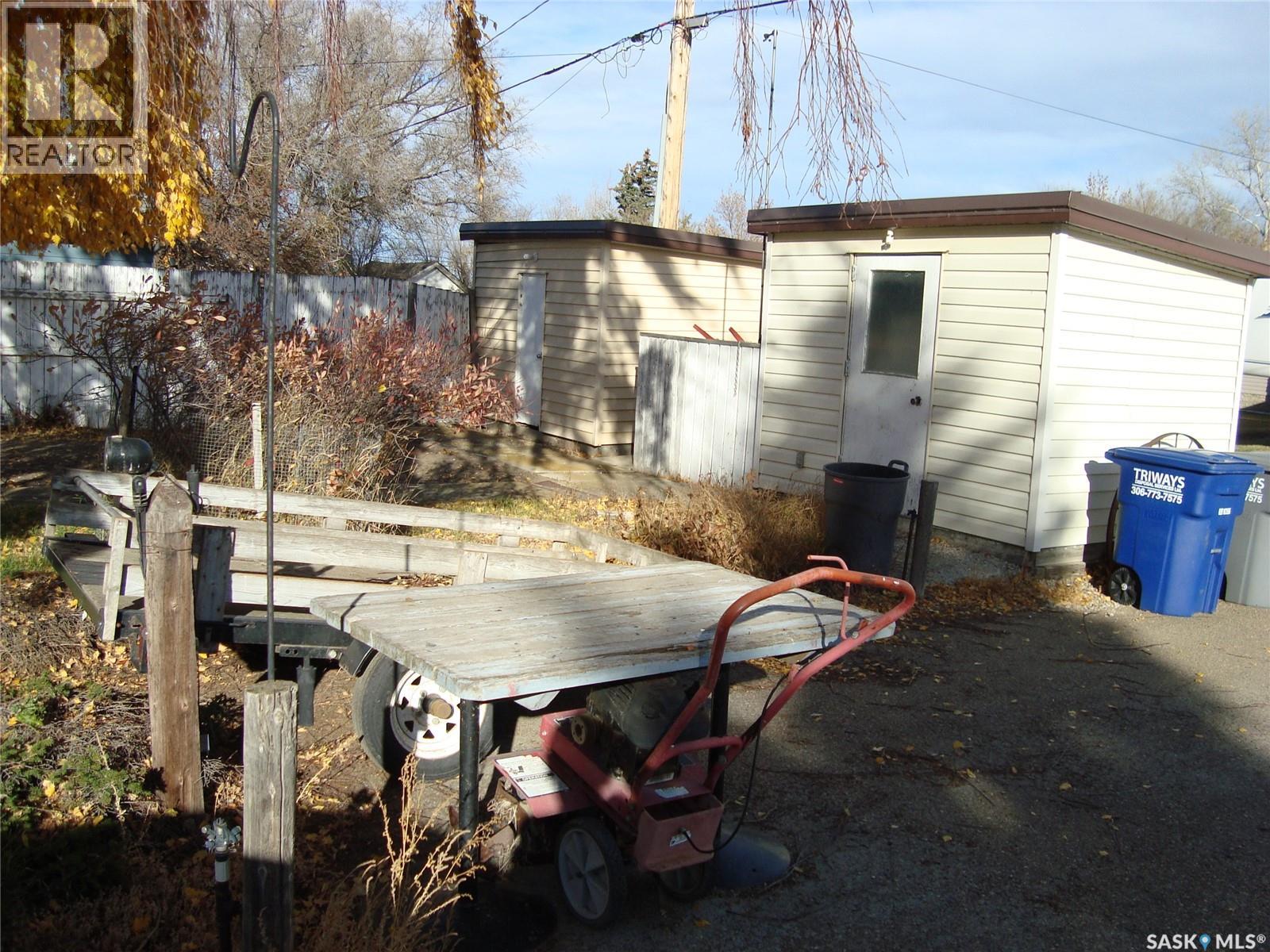 111 2nd Street E Property Photo 25