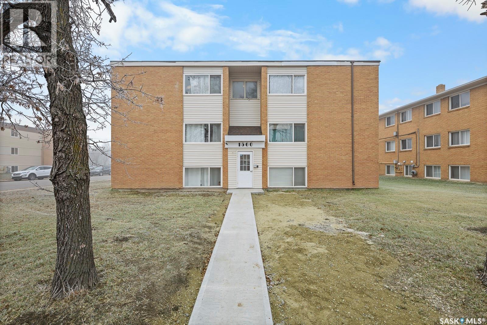 1560 Alexandra Street Property Photo 1