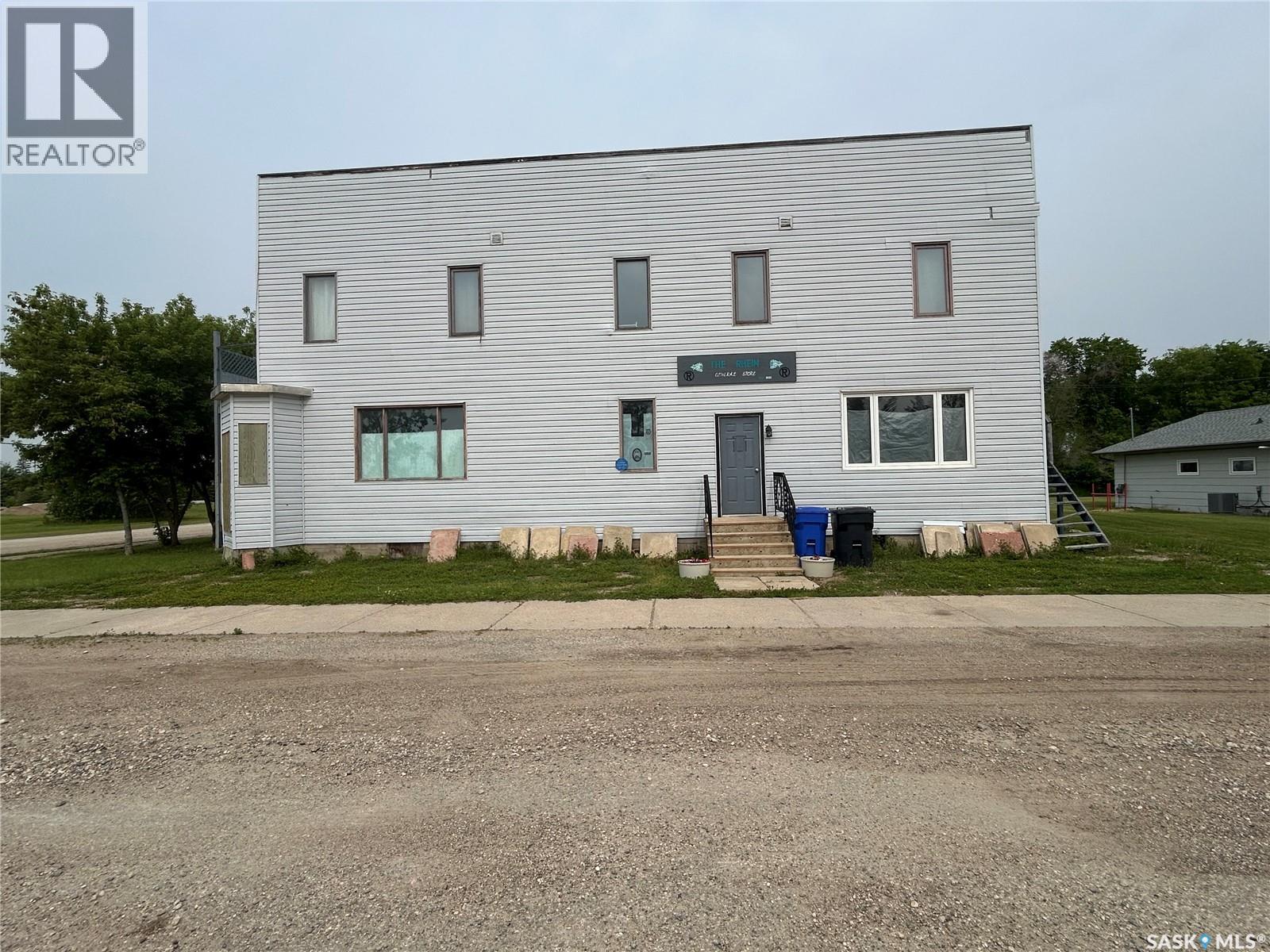 4 Main STREET