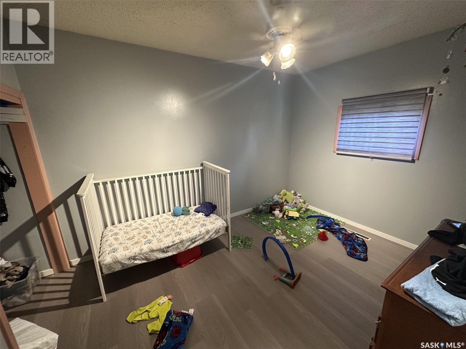 211 2nd Street E Property Photo 9