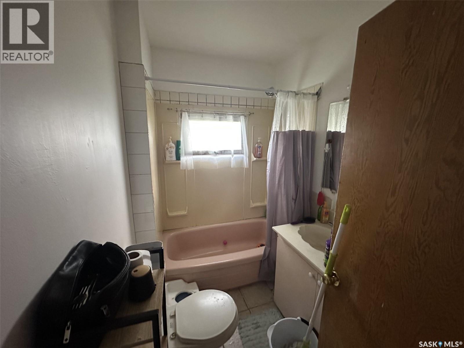 211 2nd Street E Property Photo 10