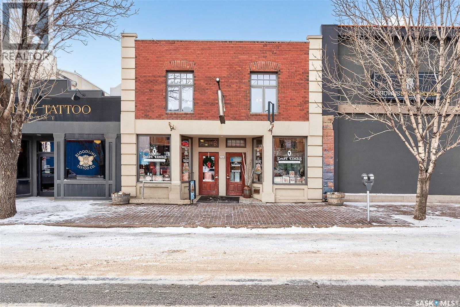 26 Main Street N Property Photo 1