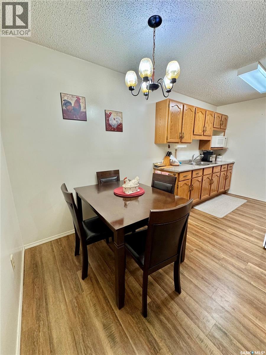 203 66 19th Street W Property Photo 3
