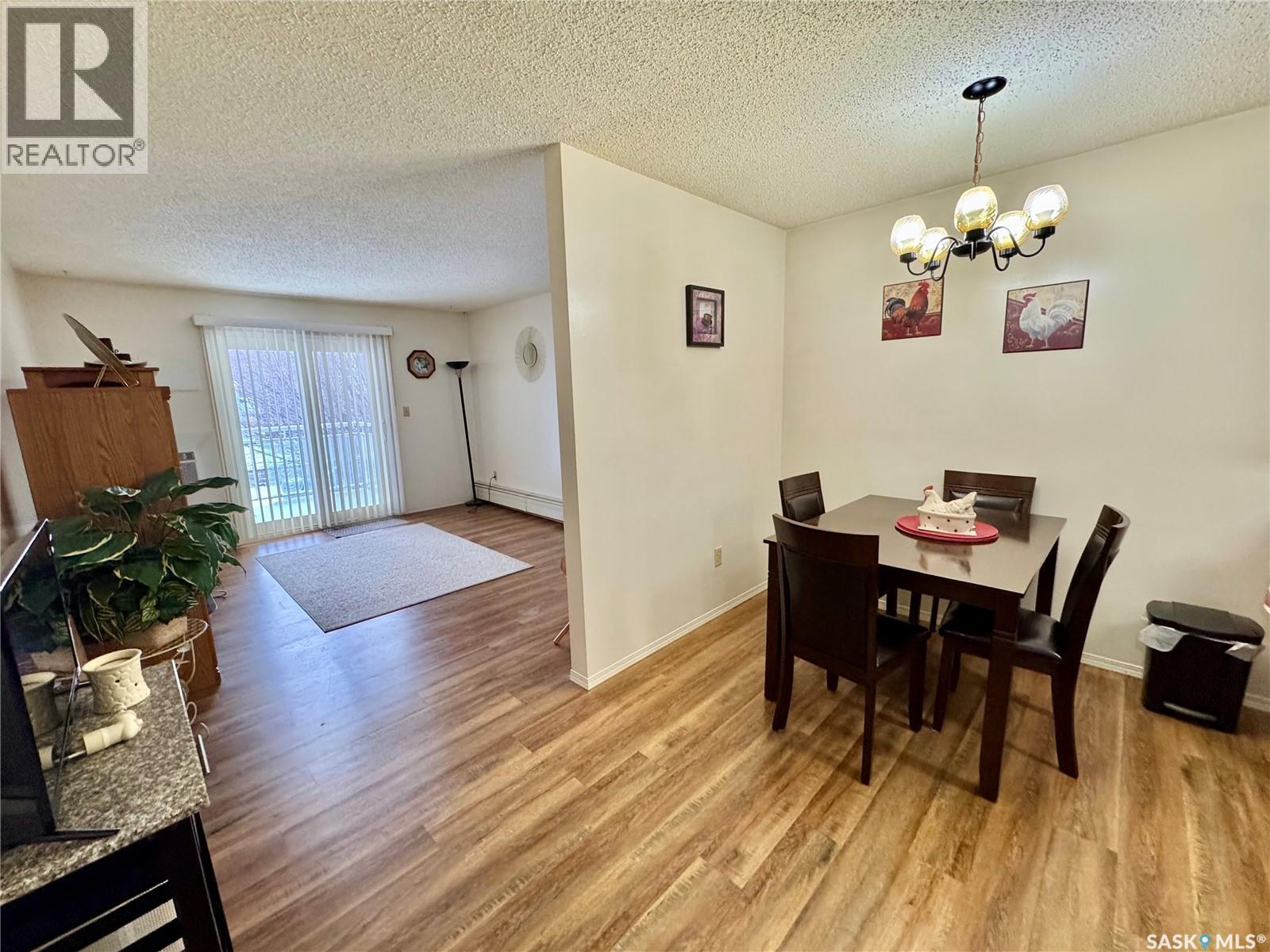 203 66 19th Street W Property Photo 5